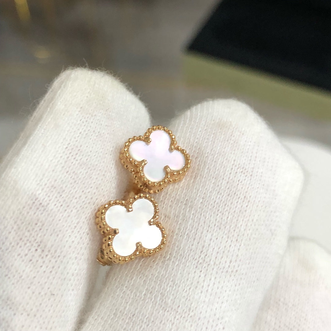 [Grace Jewelry]CLOVER MINI GOLD EARRINGS