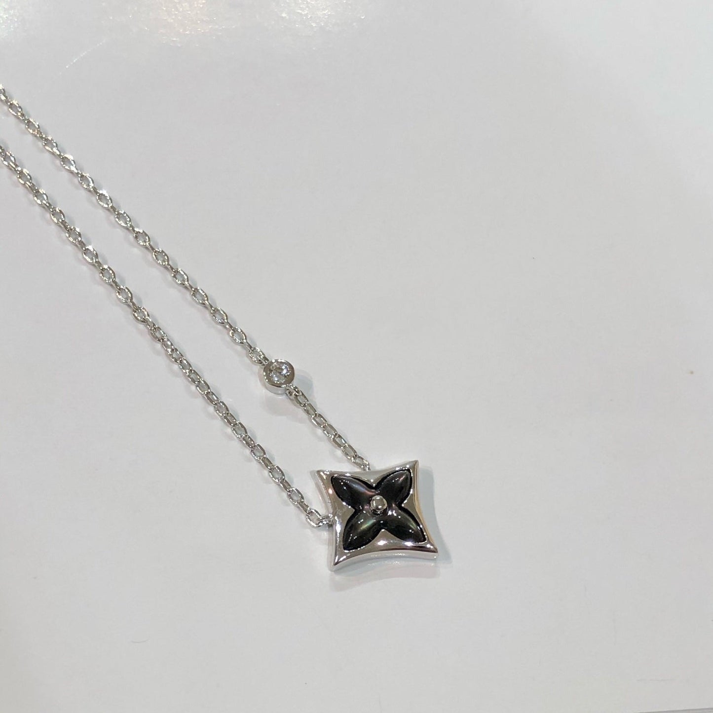 [Grace Jewelry]STAR BLACK MOP NECKLACE