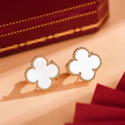 [Grace Jewelry]CLOVER MEDIUM 1 MOTIFS  WHITE MOP STUD EARRINGS