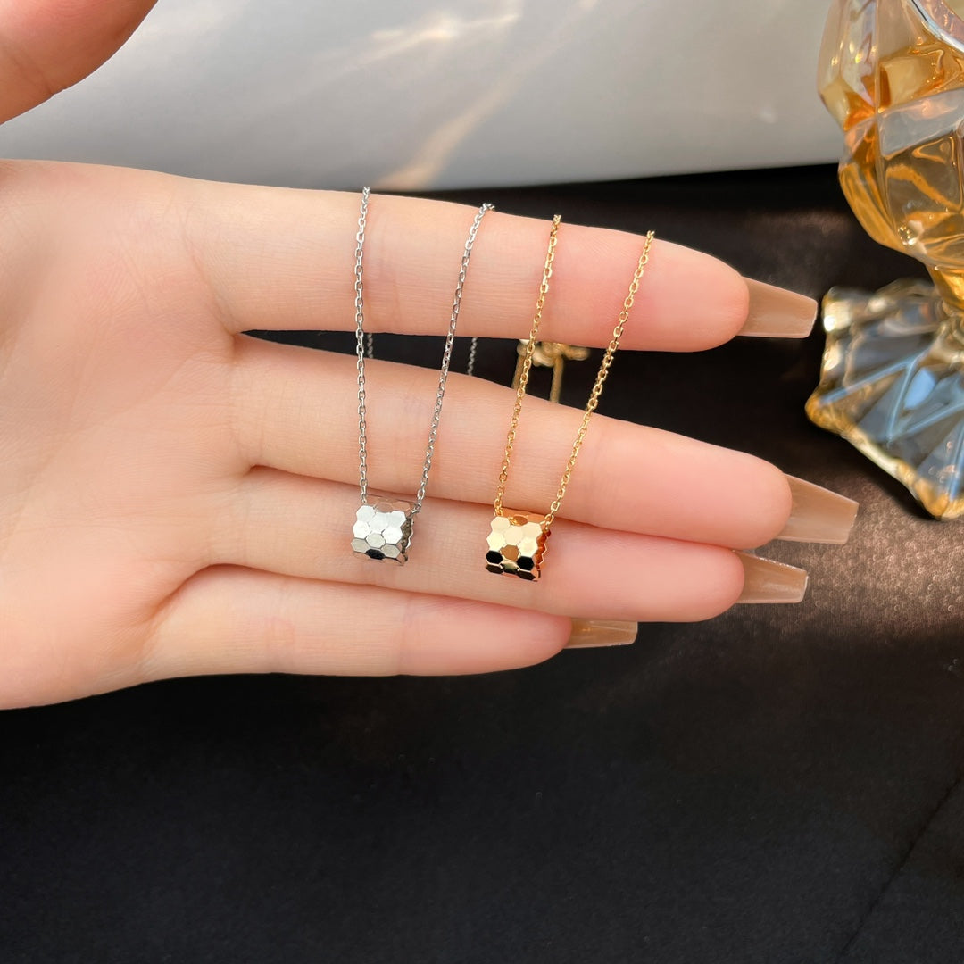 [Grace Jewelry]BEE MINI NECKLACE