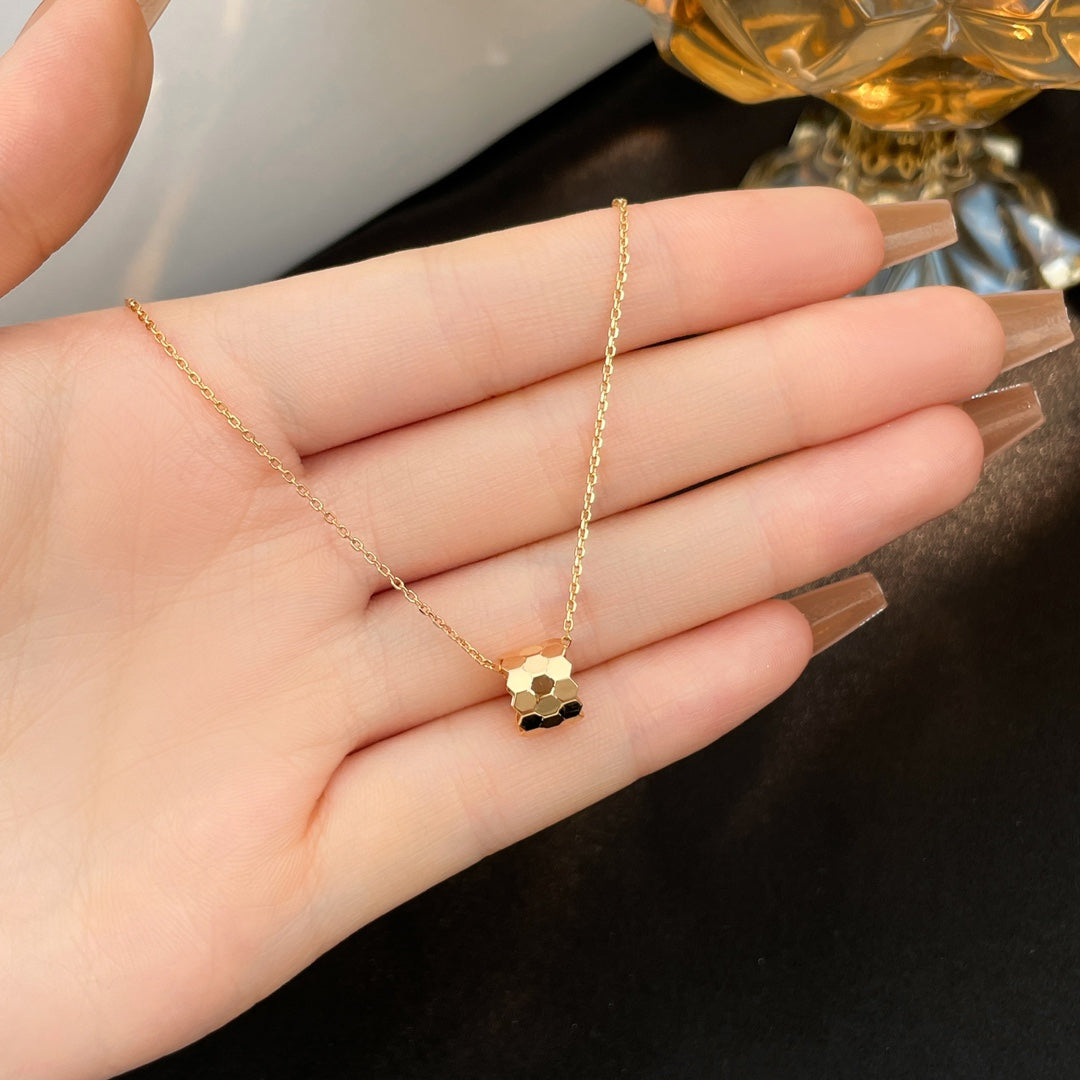 [Grace Jewelry]BEE MINI NECKLACE