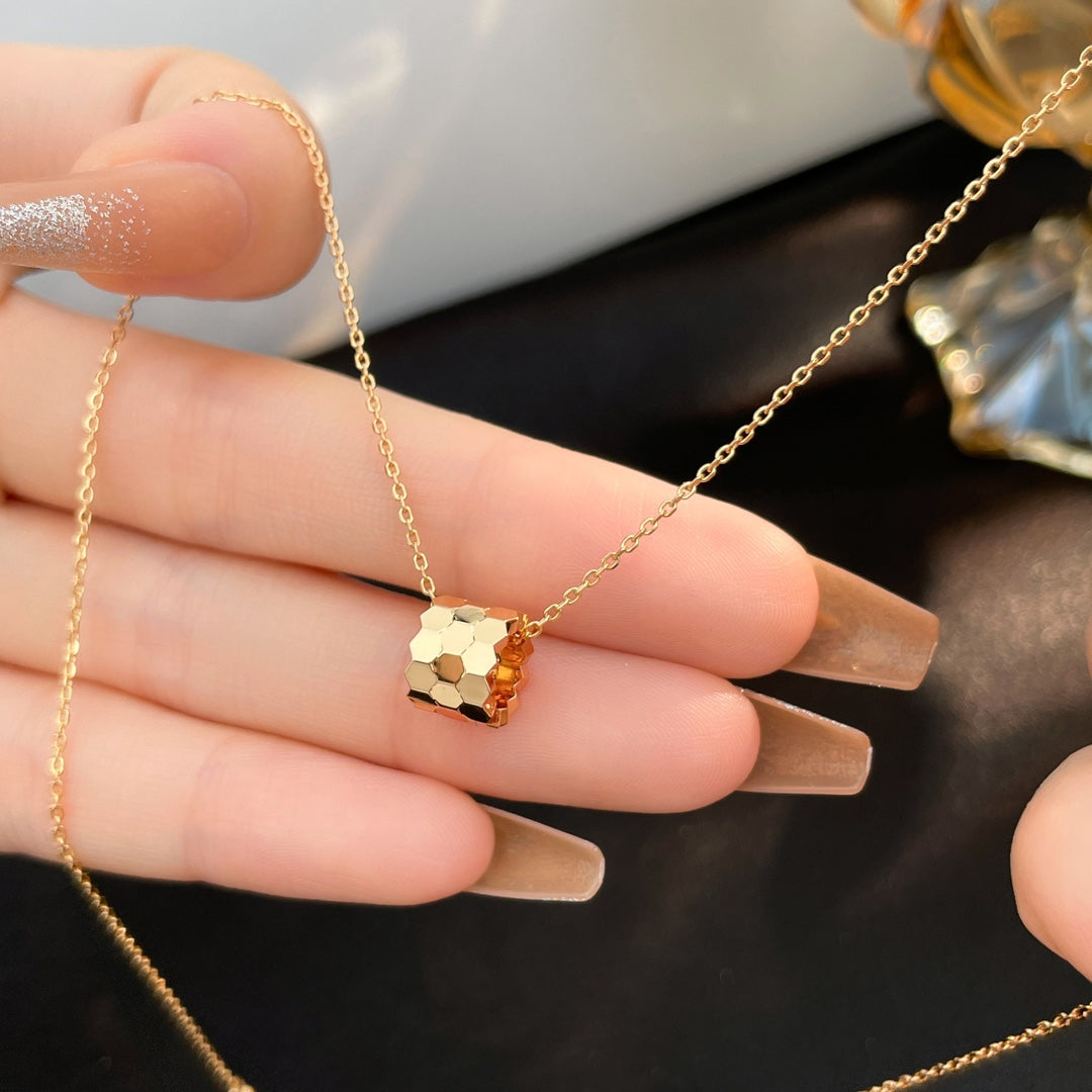 [Grace Jewelry]BEE MINI NECKLACE