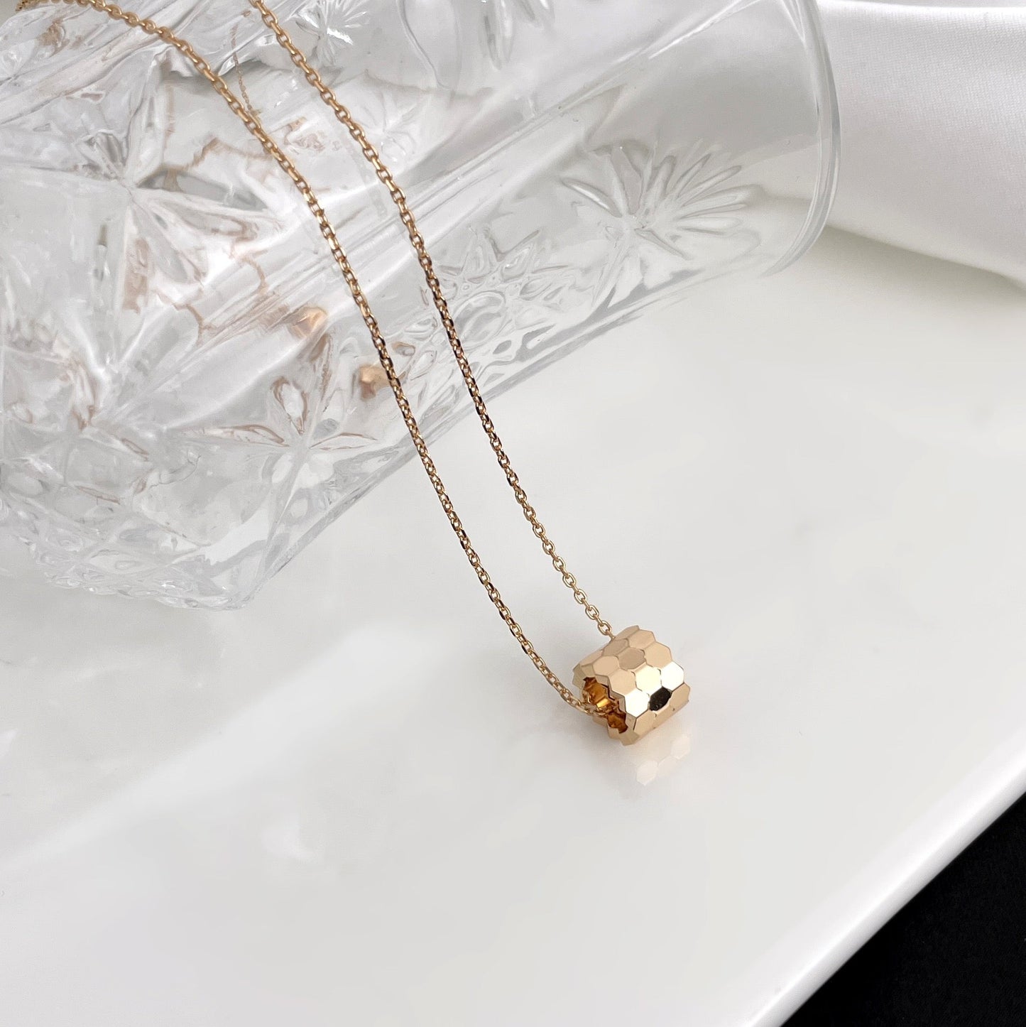 [Grace Jewelry]BEE MINI NECKLACE