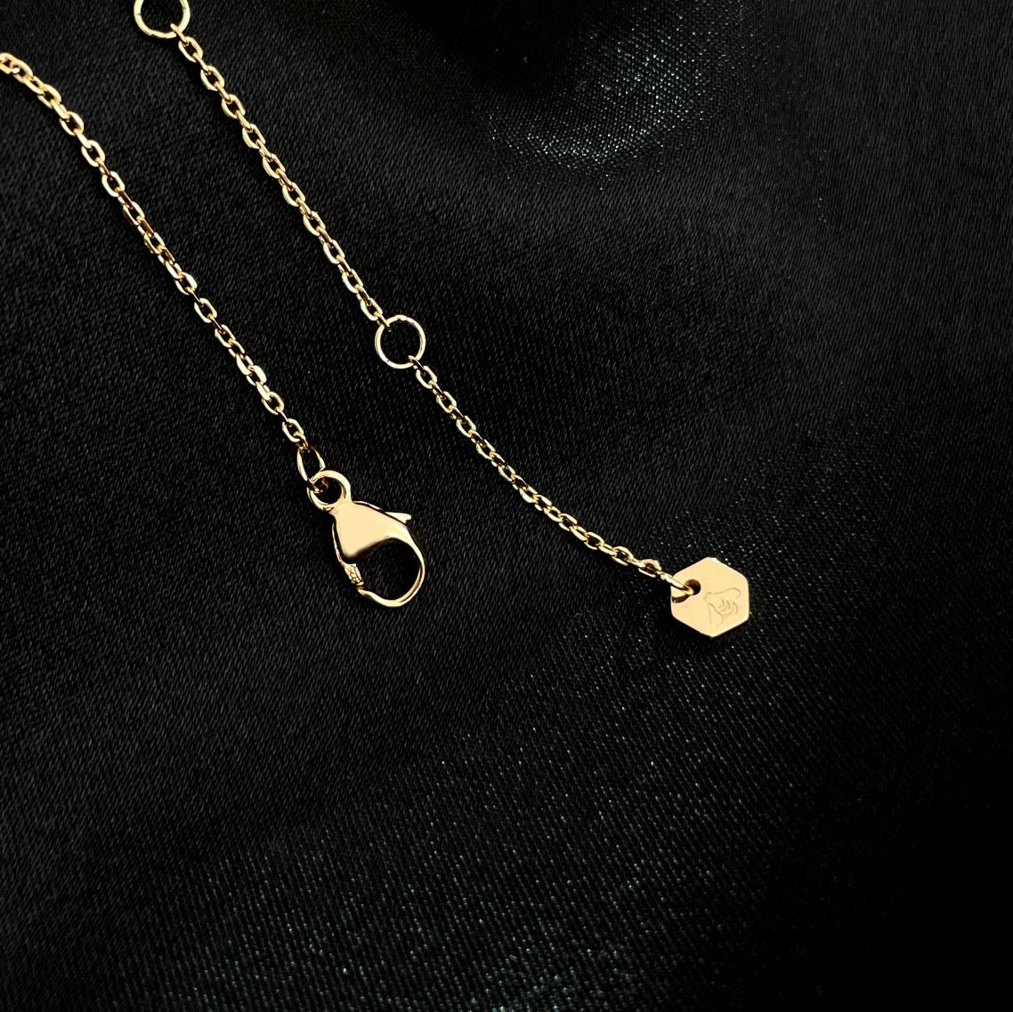 [Grace Jewelry]BEE MINI NECKLACE