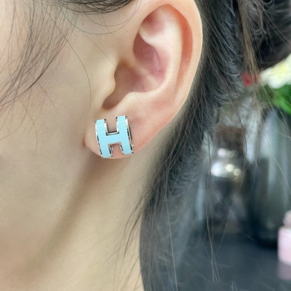 [Grace Jewelry]POP H SKY BLUE STUD EARRINGS