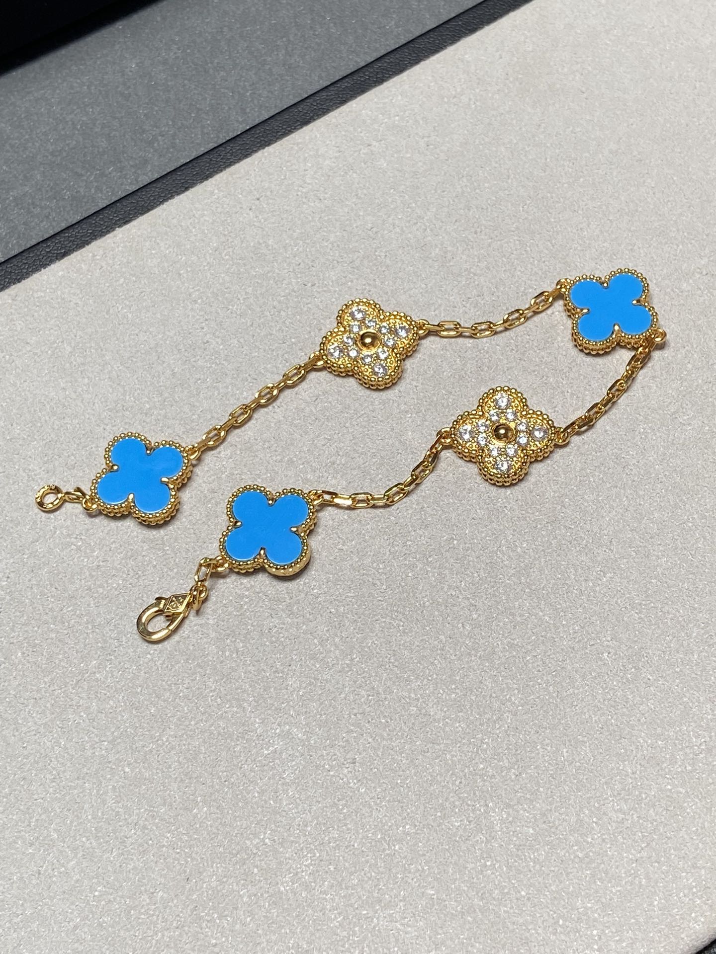 [Grace Jewelry]CLOVER 5 MOTIF BLUE CHALCEDONY DIAMOND GOLD BRACELET