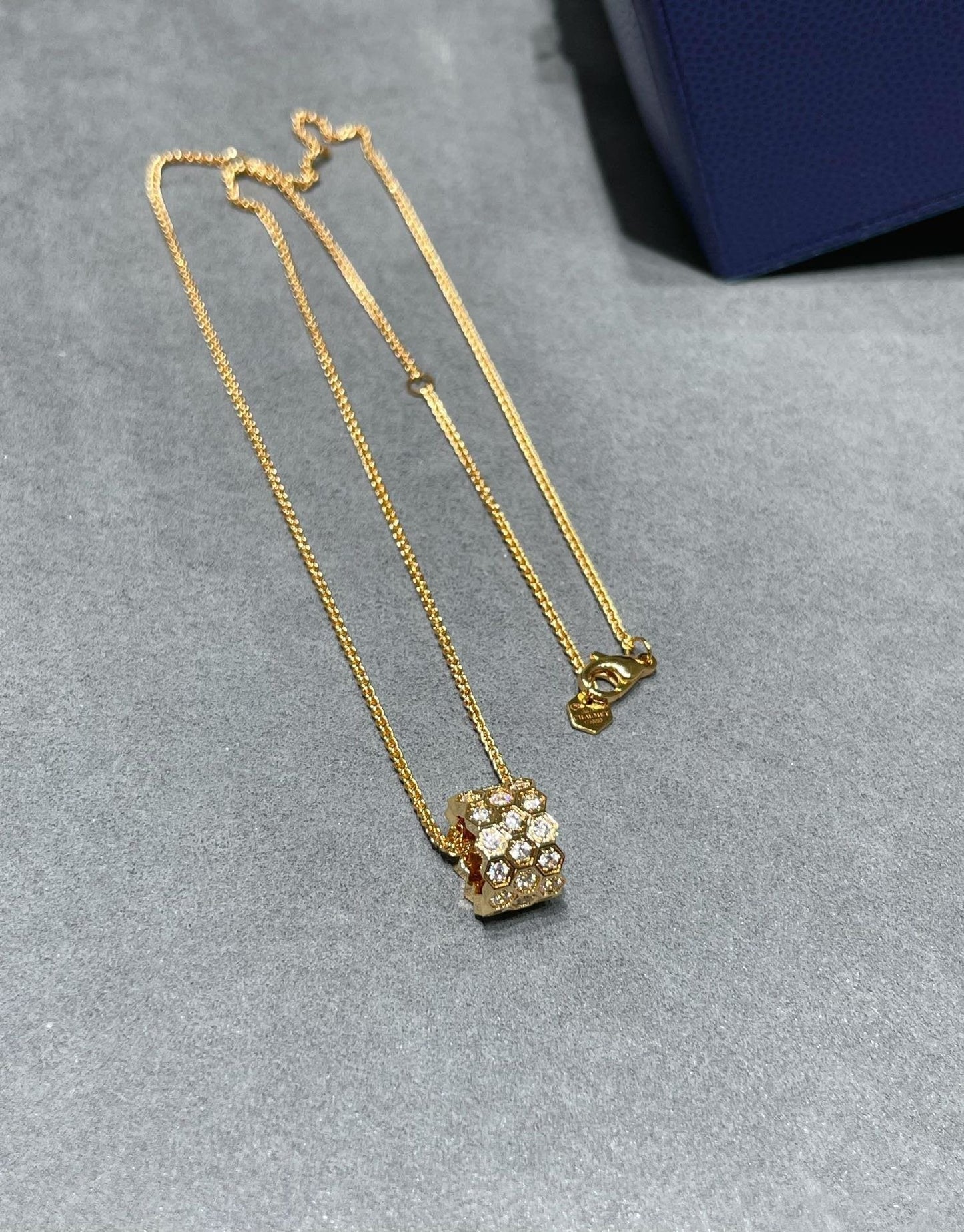 [Grace Jewelry]BEE LOVE DIAMOND PAVED 3 ROW NECKLACE