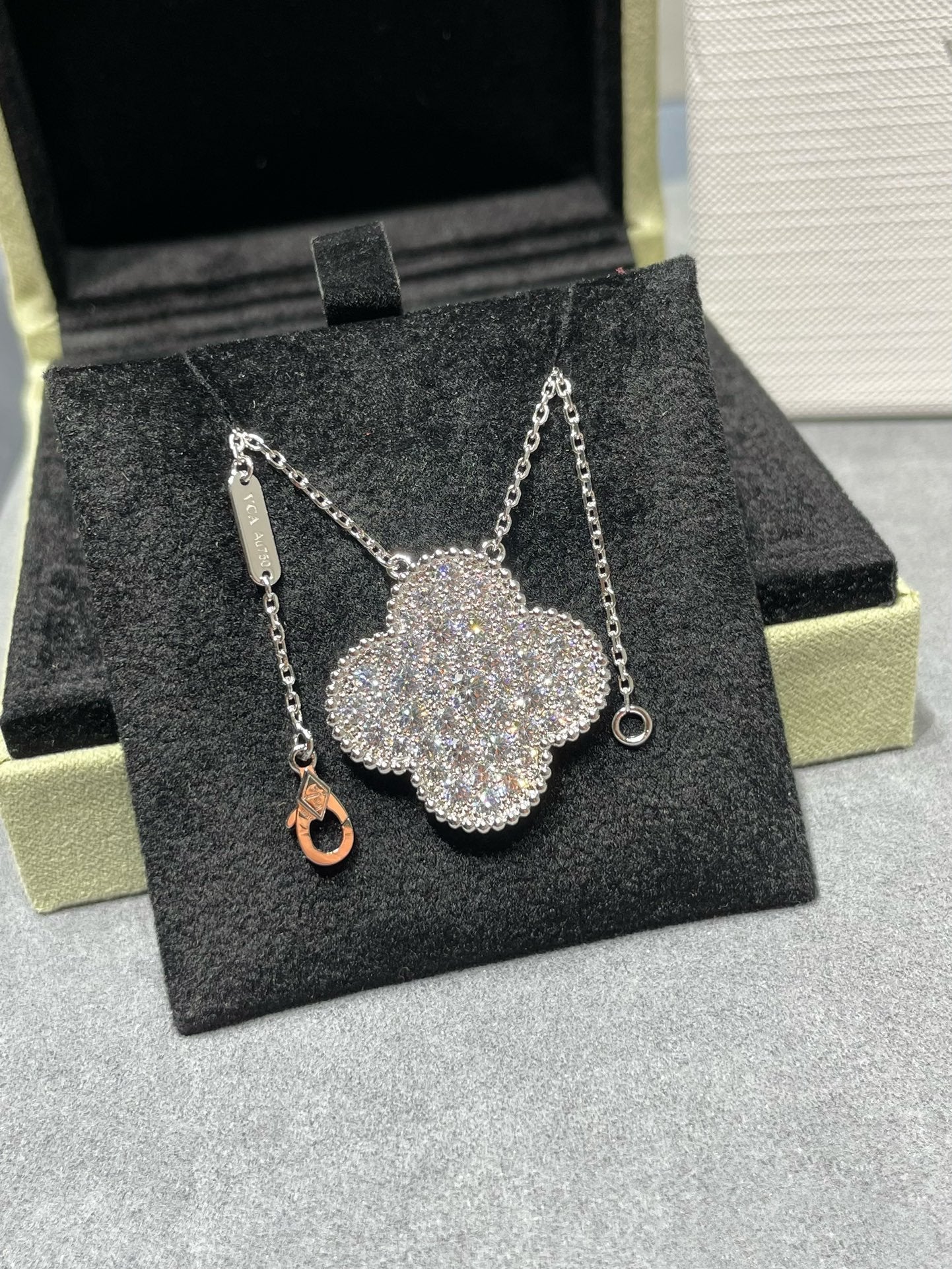 [Grace Jewelry]CLOVER 25MM LARGE PENDANT DIAMOND PAVED SILVER NECKLACE