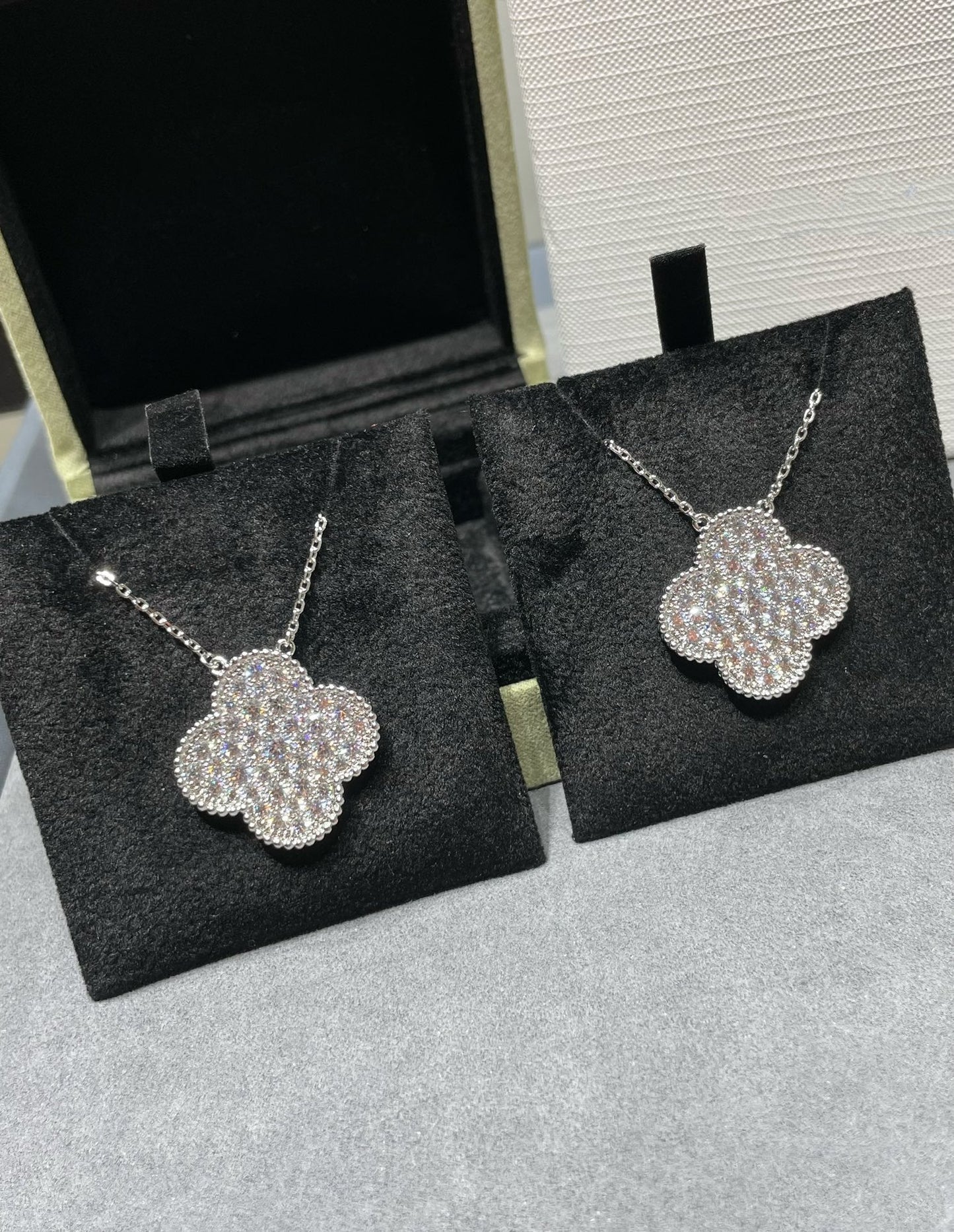 [Grace Jewelry]CLOVER 25MM LARGE PENDANT DIAMOND PAVED SILVER NECKLACE