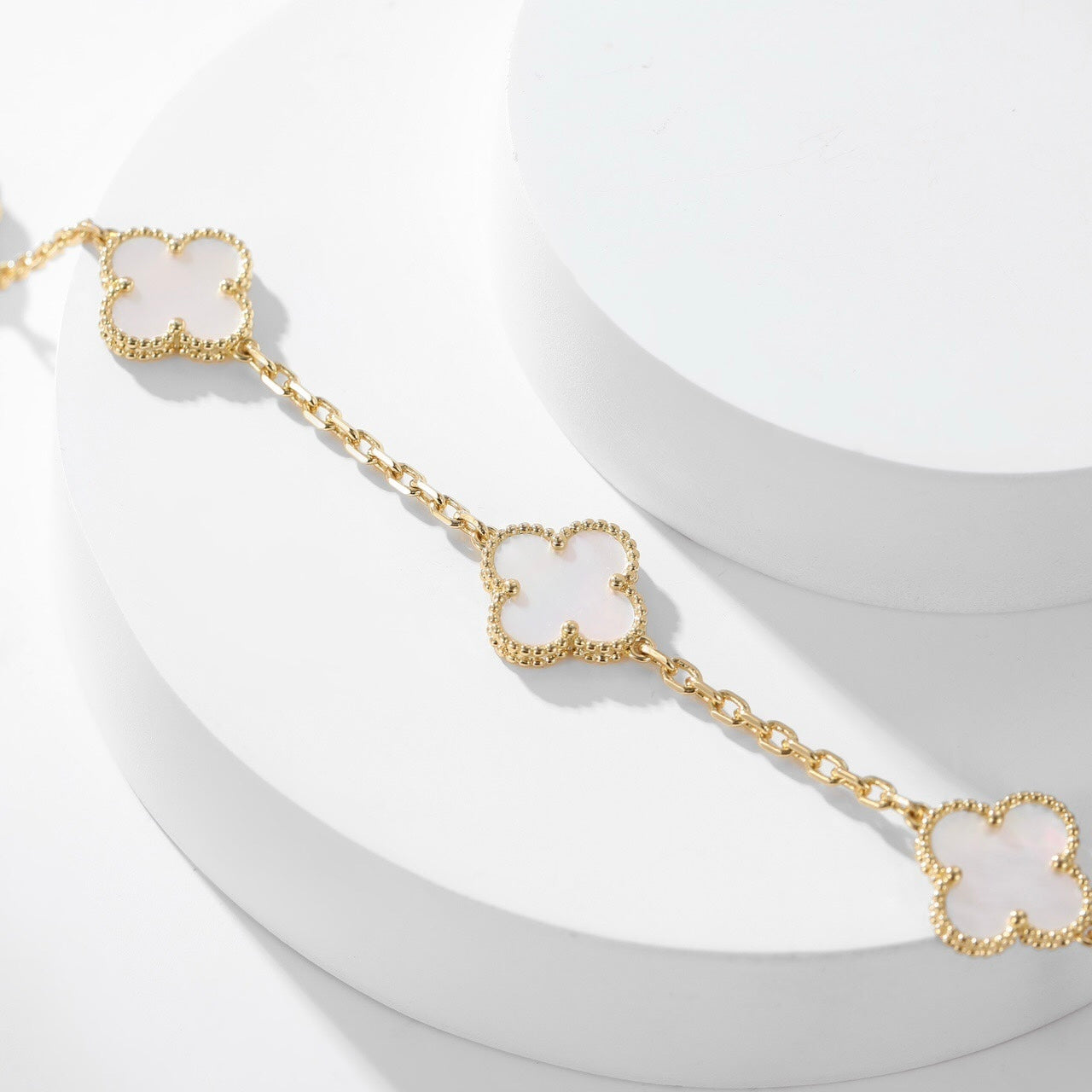 [Grace Jewelry]CLOVER 10 MOTIFS WHITE MOTHER OF PEARL NECKLACE