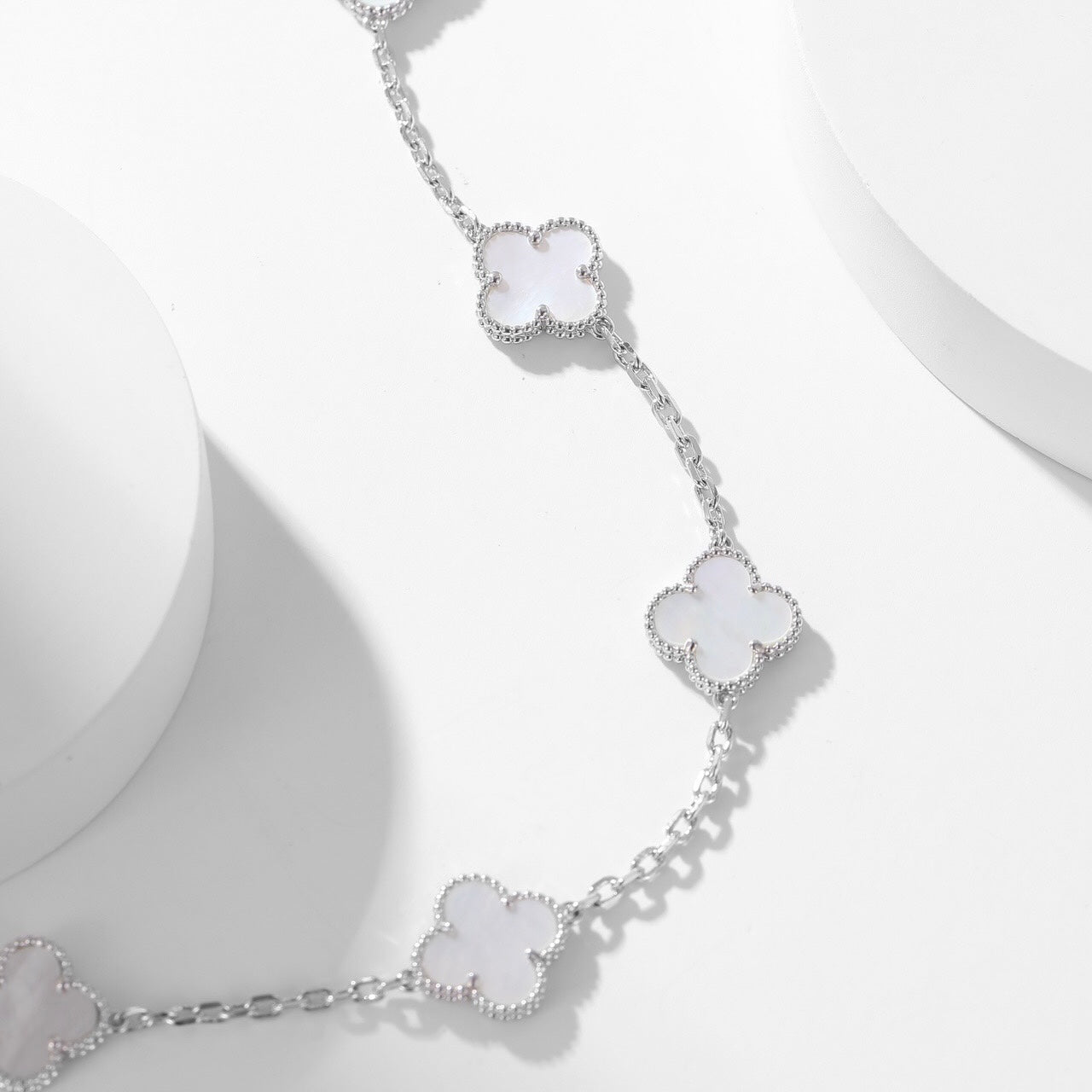 [Grace Jewelry]CLOVER 10 MOTIFS WHITE MOTHER OF PEARL NECKLACE