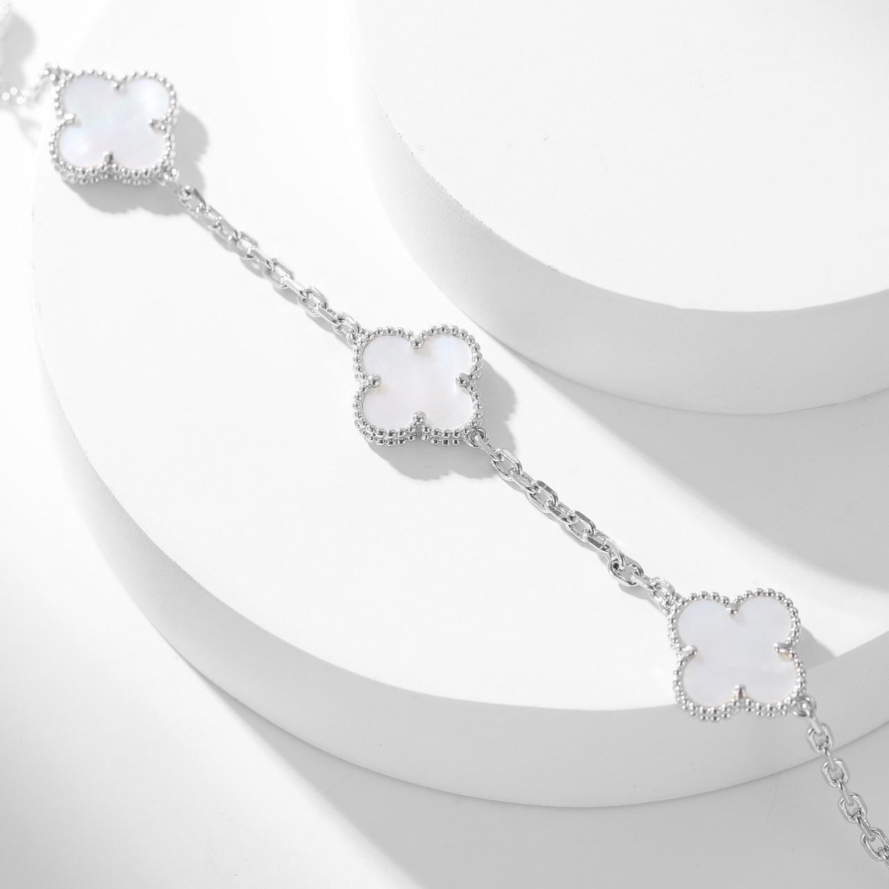 [Grace Jewelry]CLOVER 10 MOTIFS WHITE MOTHER OF PEARL NECKLACE