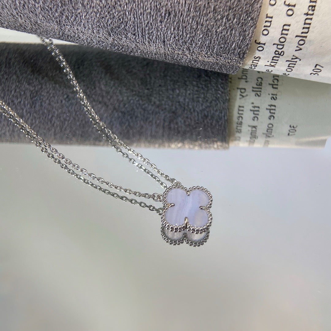 [Grace Jewelry]CLOVER 15MM BLUE CHALCEDONY NECKLACE SILVER