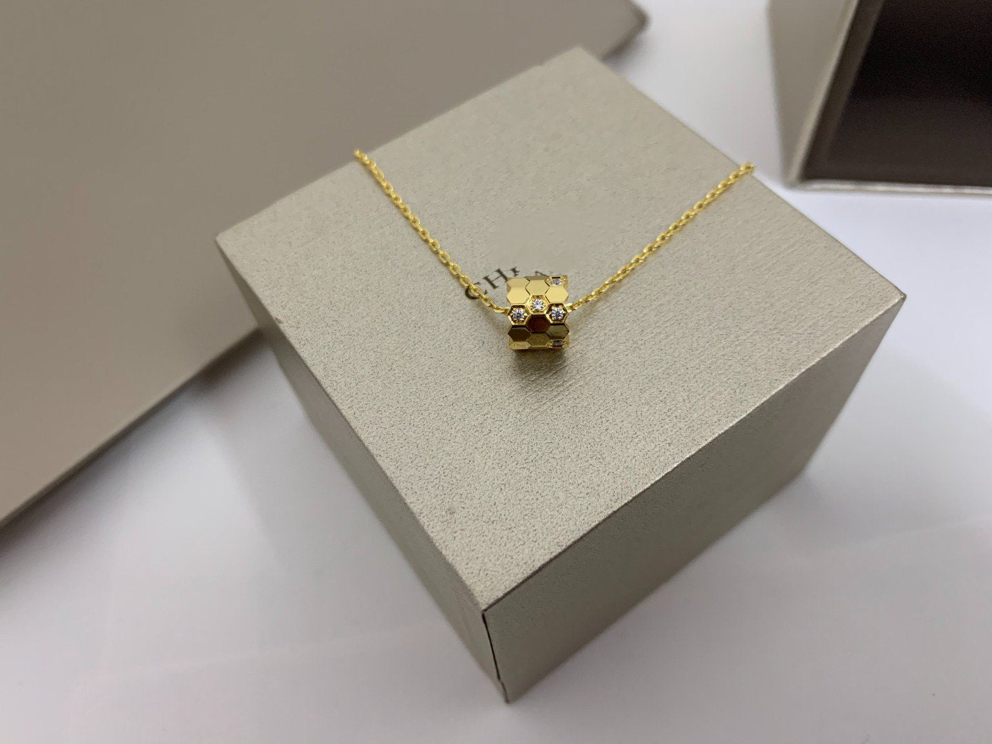 [Grace Jewelry]BEE LOVE DIAMOND NECKLACE