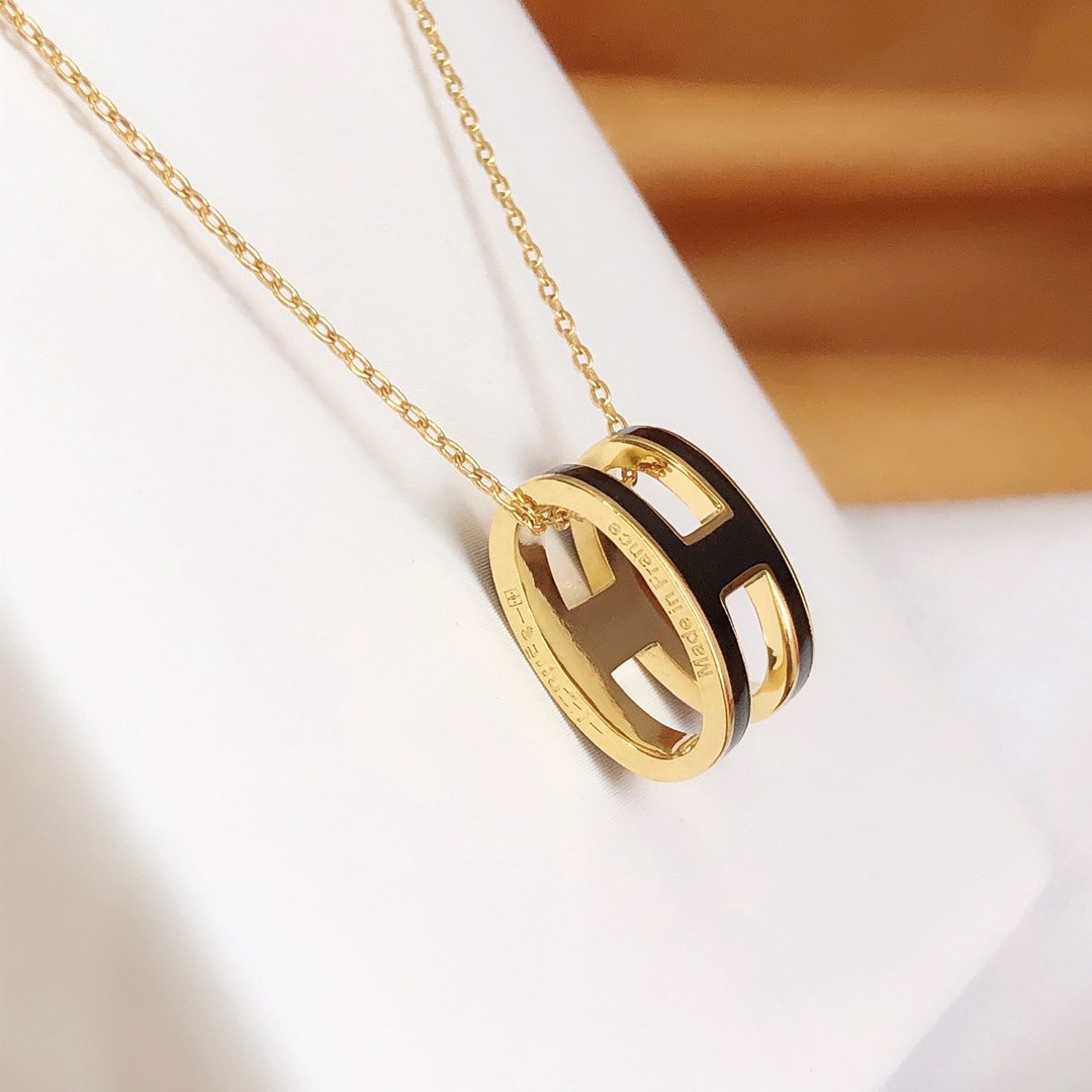 [Grace Jewelry]HM CLIC BLACK ENAMEL GOLD NECKLACE